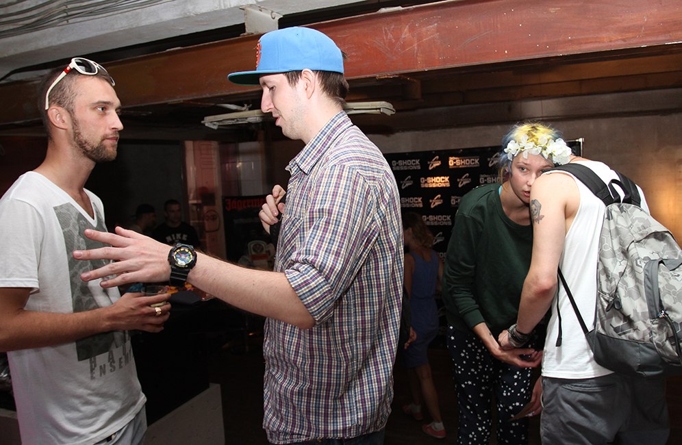 Шла дружеская беседа. Все ждали начала